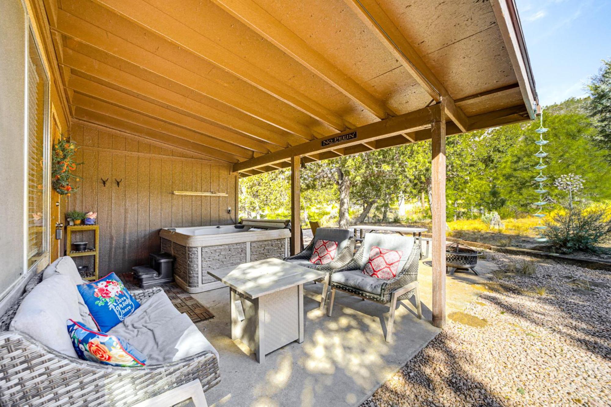 Peaceful Strawberry Cabin Fire Pit And Hot Tub Pine Exterior foto